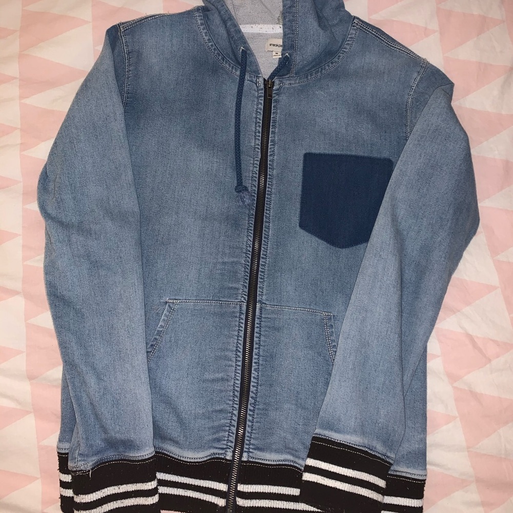 Lightweight jean jacket